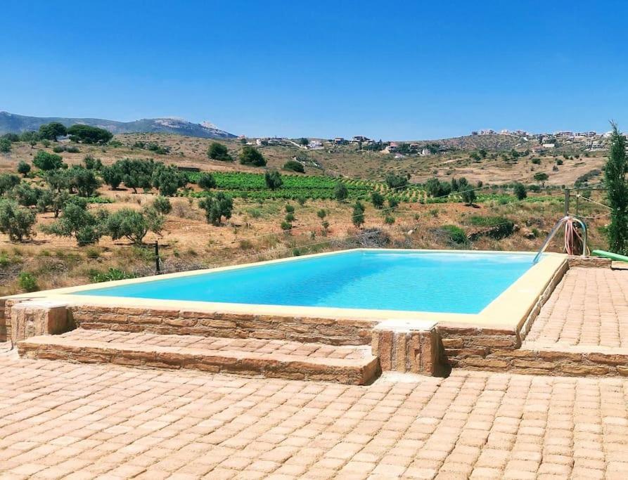דירות ראפינה Summer House With A Pool Near Sea, Port & Airport מראה חיצוני תמונה