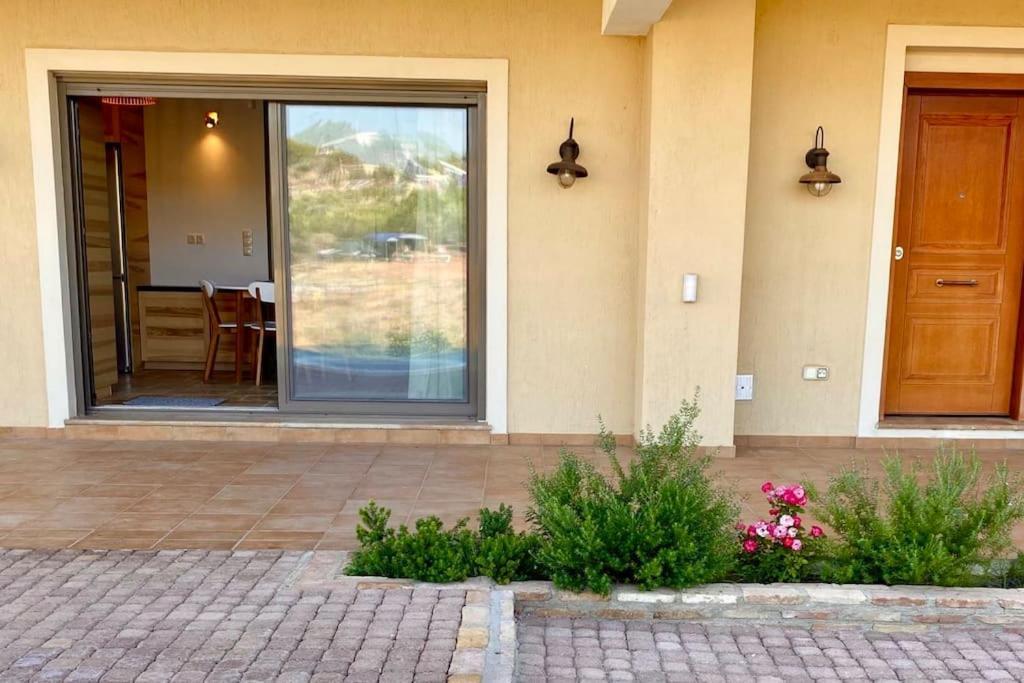 דירות ראפינה Summer House With A Pool Near Sea, Port & Airport מראה חיצוני תמונה